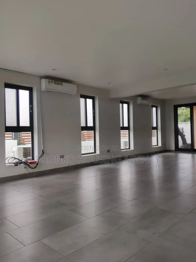 4bdrm House in Bronko Housing, Burma Camp for rent