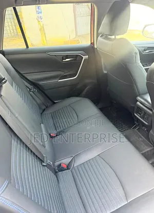 Toyota RAV4 XLE AWD 2020 Orange