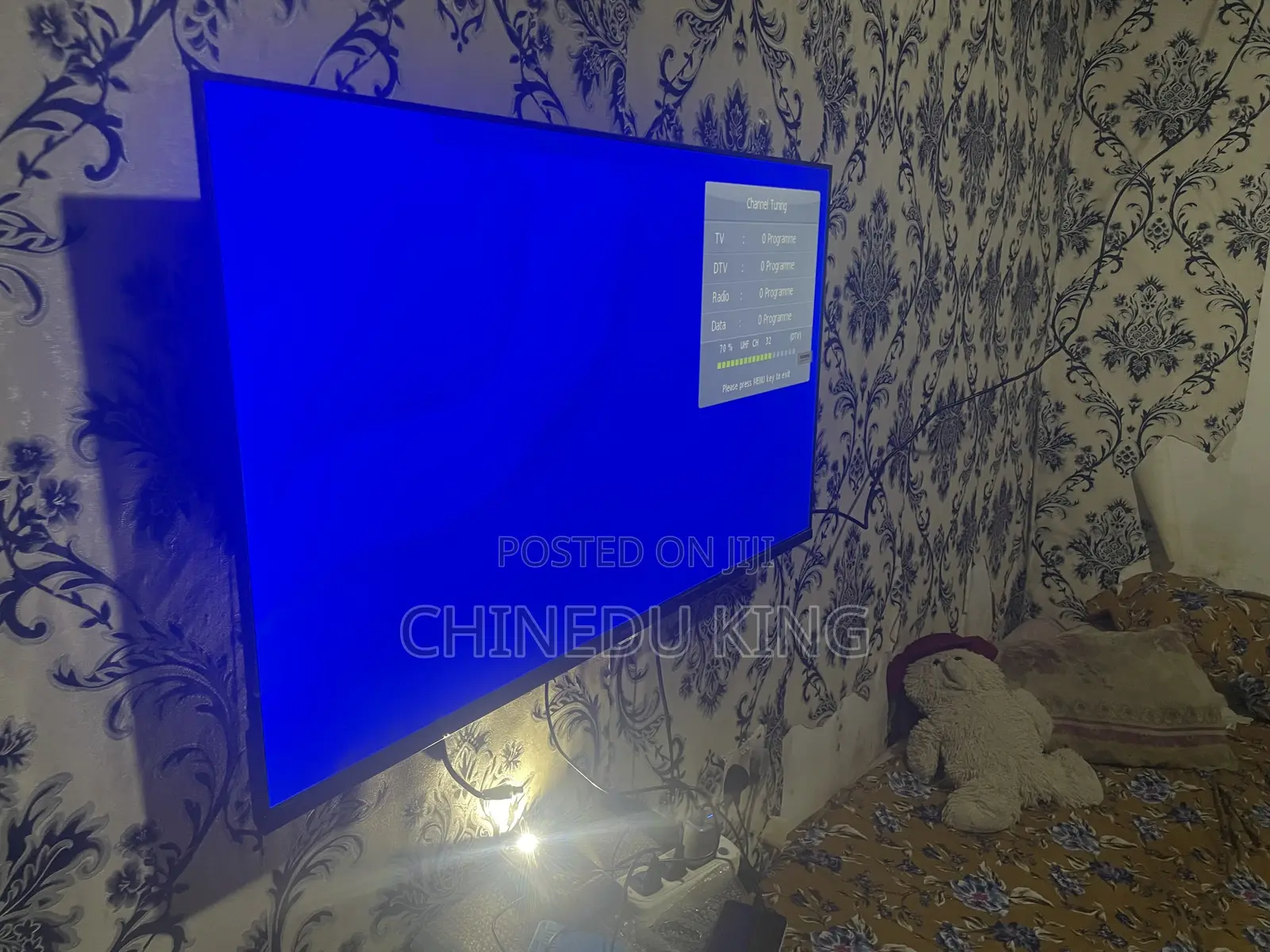 Mooved 42 Inch Tv (Frameless Neat)