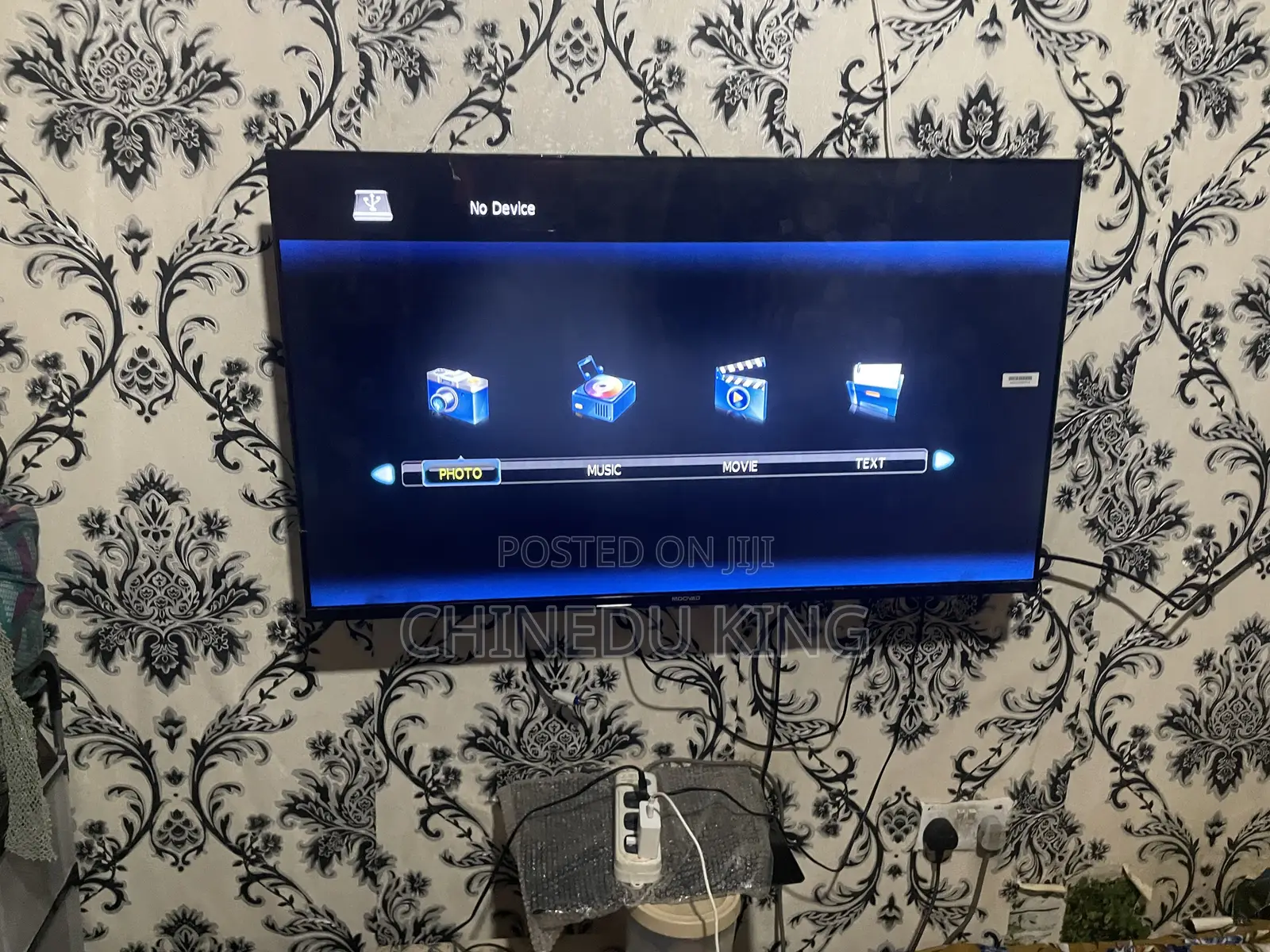 Mooved 42 Inch Tv (Frameless Neat)