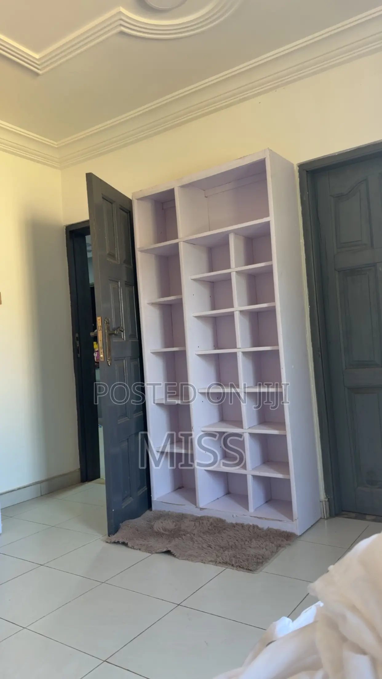 Closet 4 Seperate Pieces 800gh a Piece