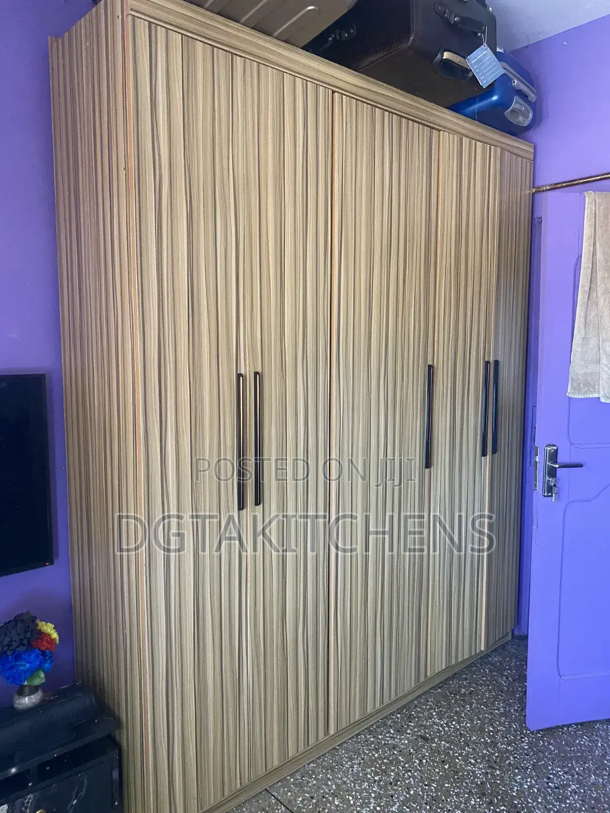 Custom Wardrobes, Closets, Tv Units and Kitchen Cabinets Packages