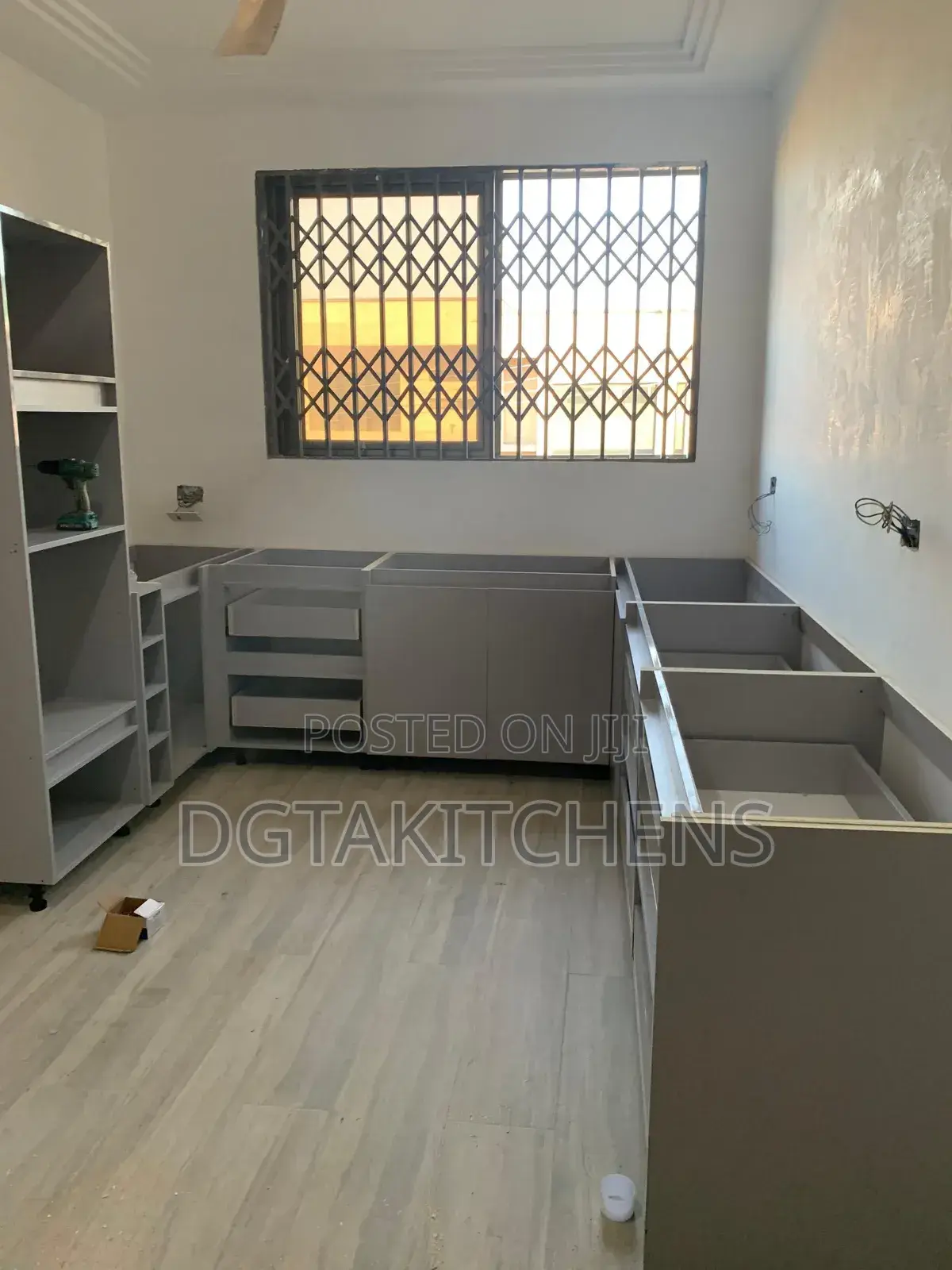 Custom Wardrobes, Closets, Tv Units and Kitchen Cabinets Packages