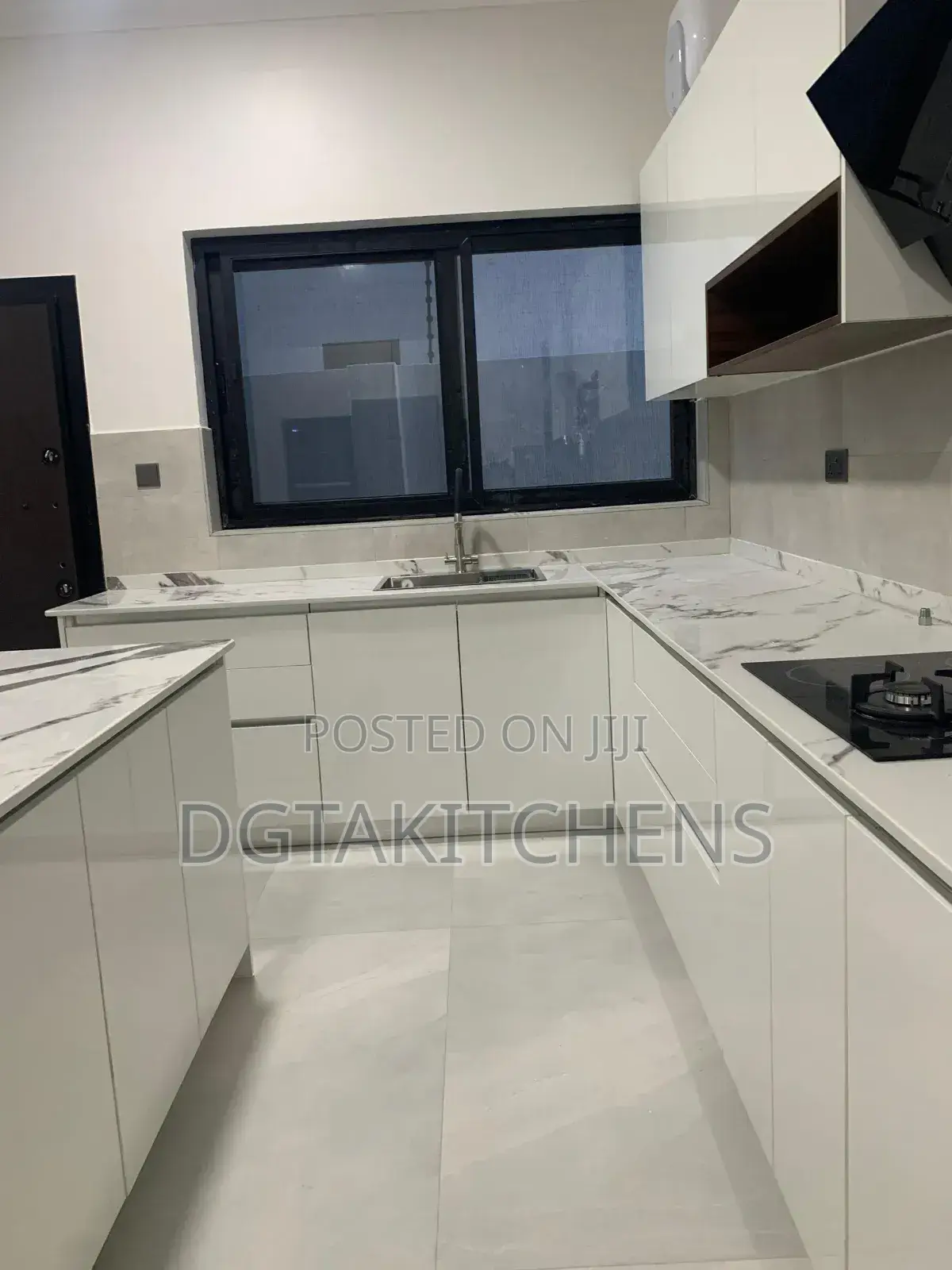 Custom Wardrobes, Closets, Tv Units and Kitchen Cabinets Packages