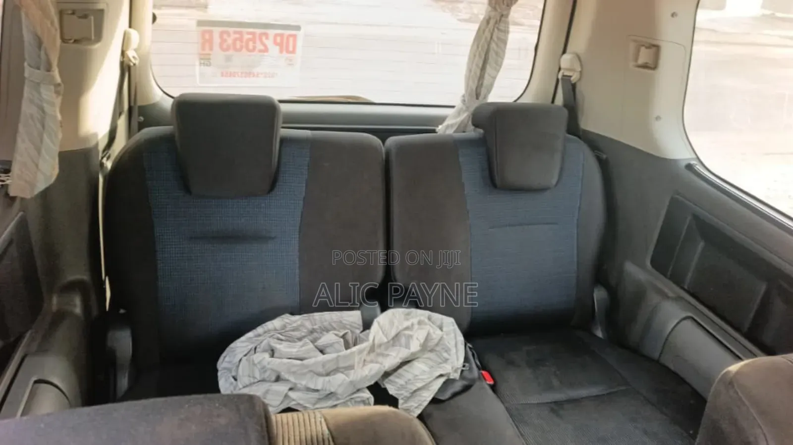Toyota Voxy 2011 Silver
