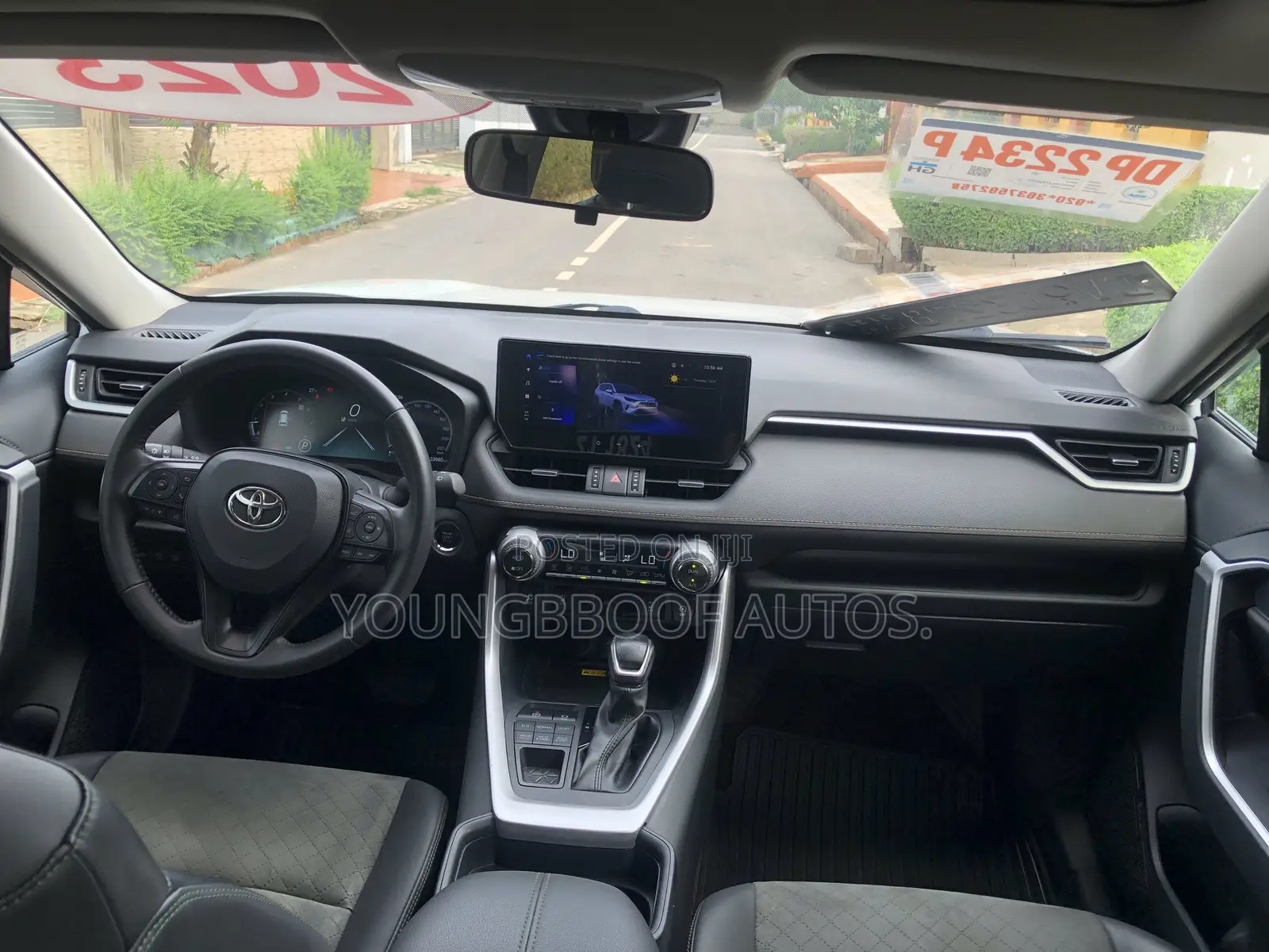 Toyota RAV4 XLE Premium AWD 2023 White