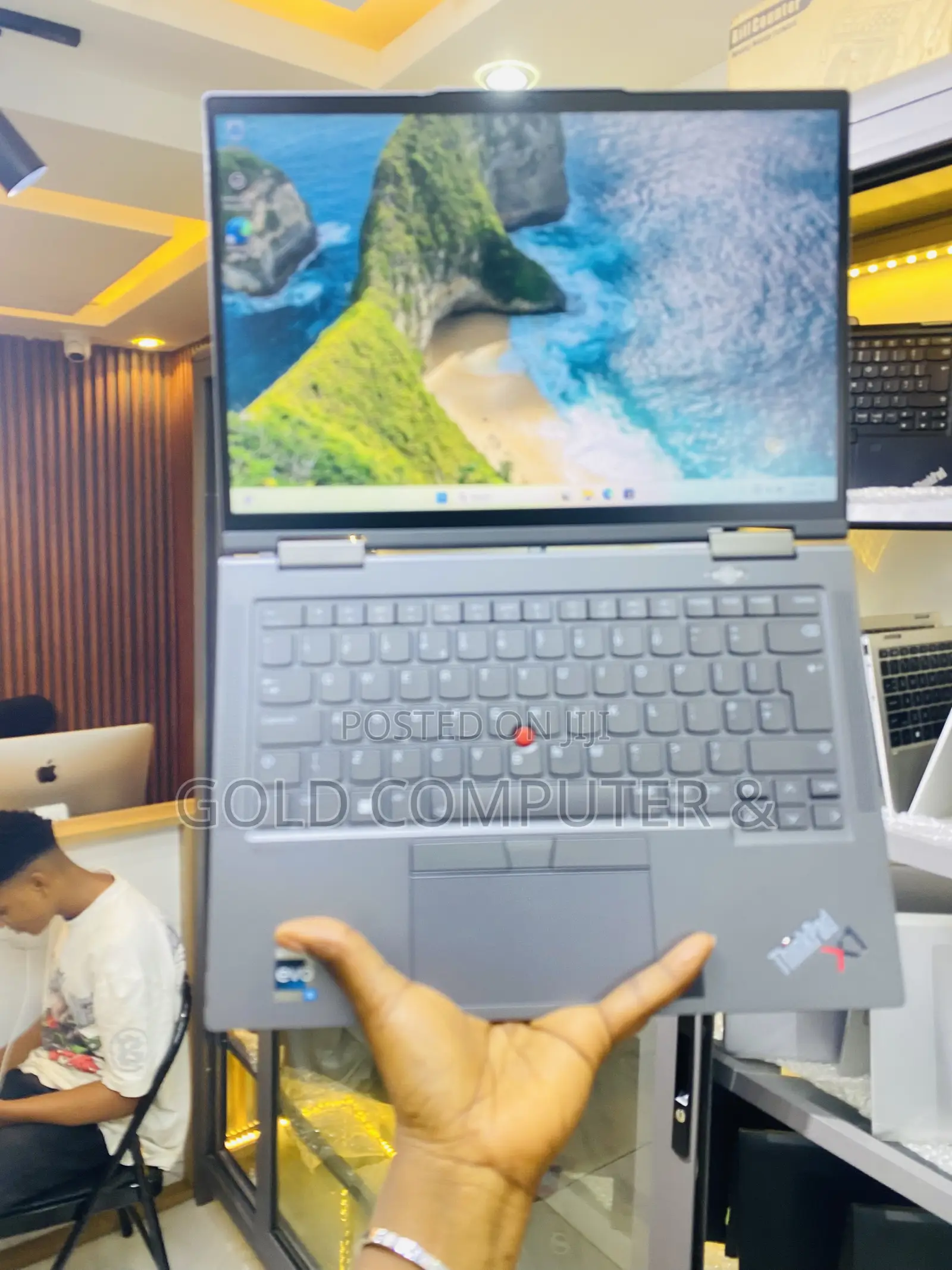 Laptop Lenovo ThinkPad X1 Yoga Gen 8 16GB Intel Core i5 SSD 512GB