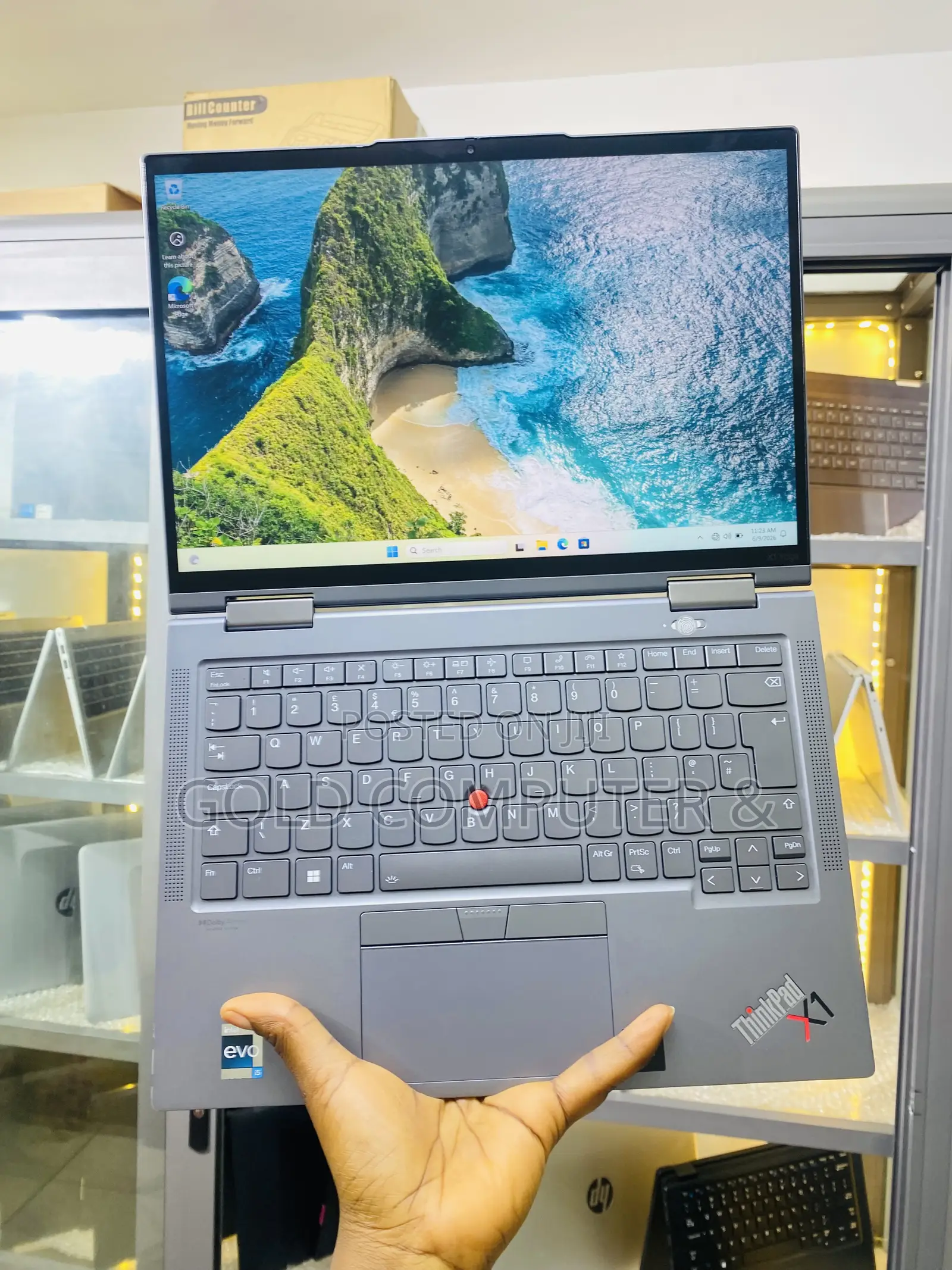 Laptop Lenovo ThinkPad X1 Yoga Gen 8 16GB Intel Core i5 SSD 512GB