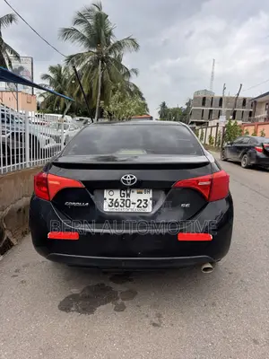 Toyota Corolla SE (1.8L 4cyl 2A) 2018 Black