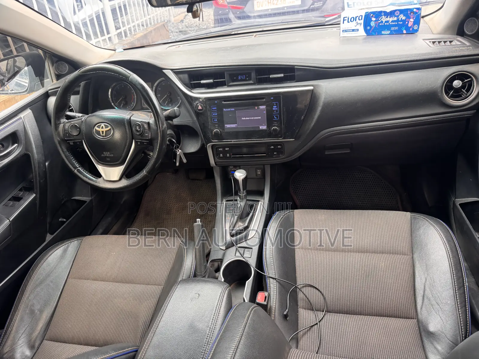 Toyota Corolla SE (1.8L 4cyl 2A) 2018 Black