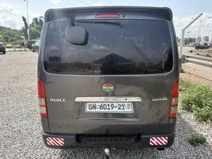 Toyota HiAce 2010 Black
