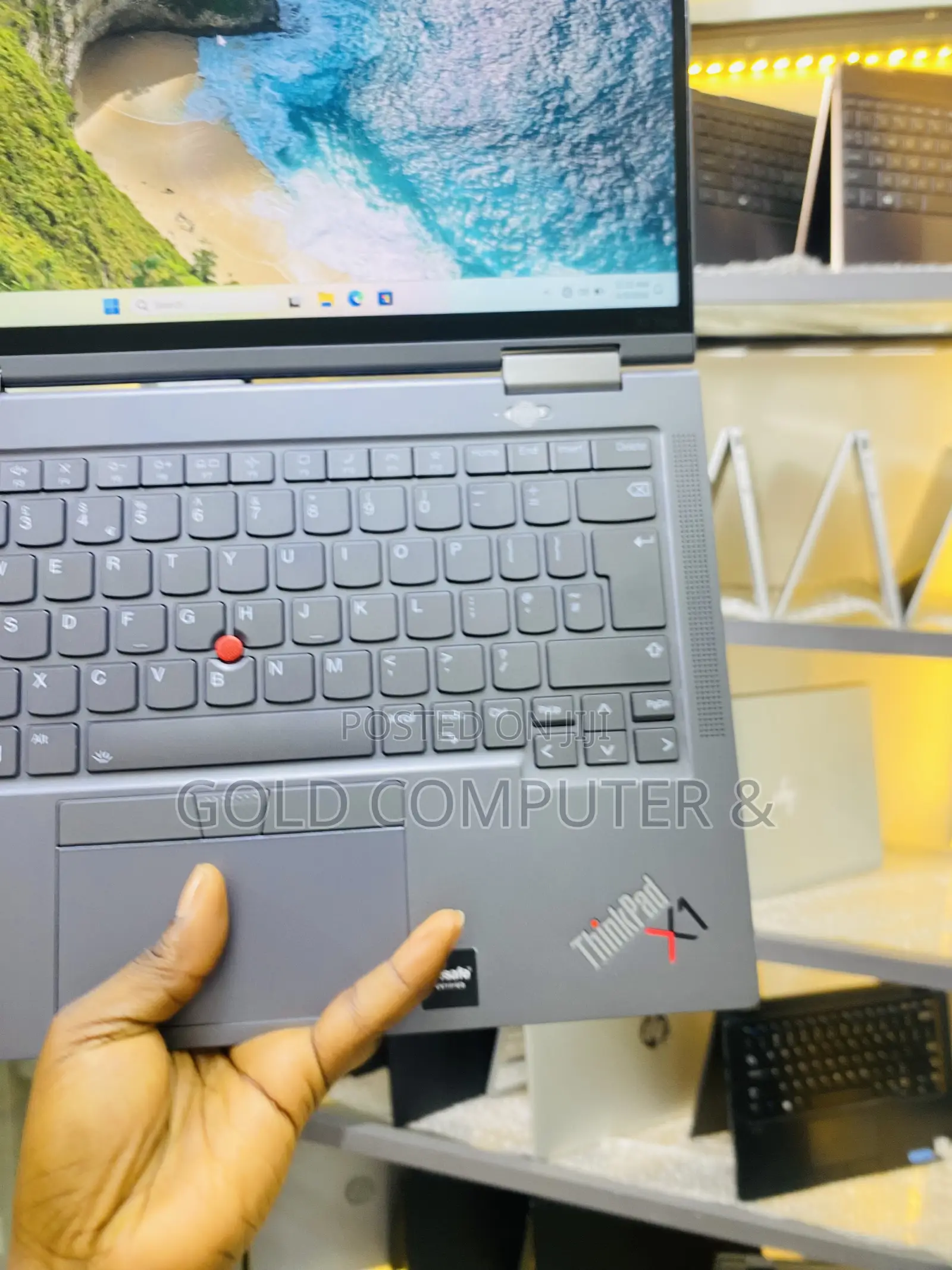 Laptop Lenovo ThinkPad X1 Yoga Gen 8 16GB Intel Core i5 SSD 512GB