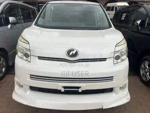 Toyota Voxy 2010 White