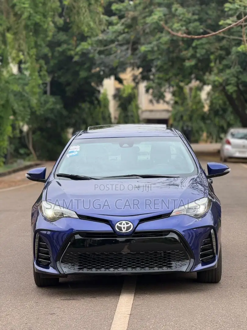 Toyota Corolla XLE (1.8L 4cyl 2A) 2019 Blue