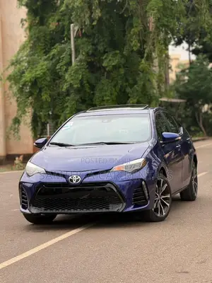 Toyota Corolla XLE (1.8L 4cyl 2A) 2019 Blue