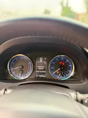 Toyota Corolla XLE (1.8L 4cyl 2A) 2019 Blue