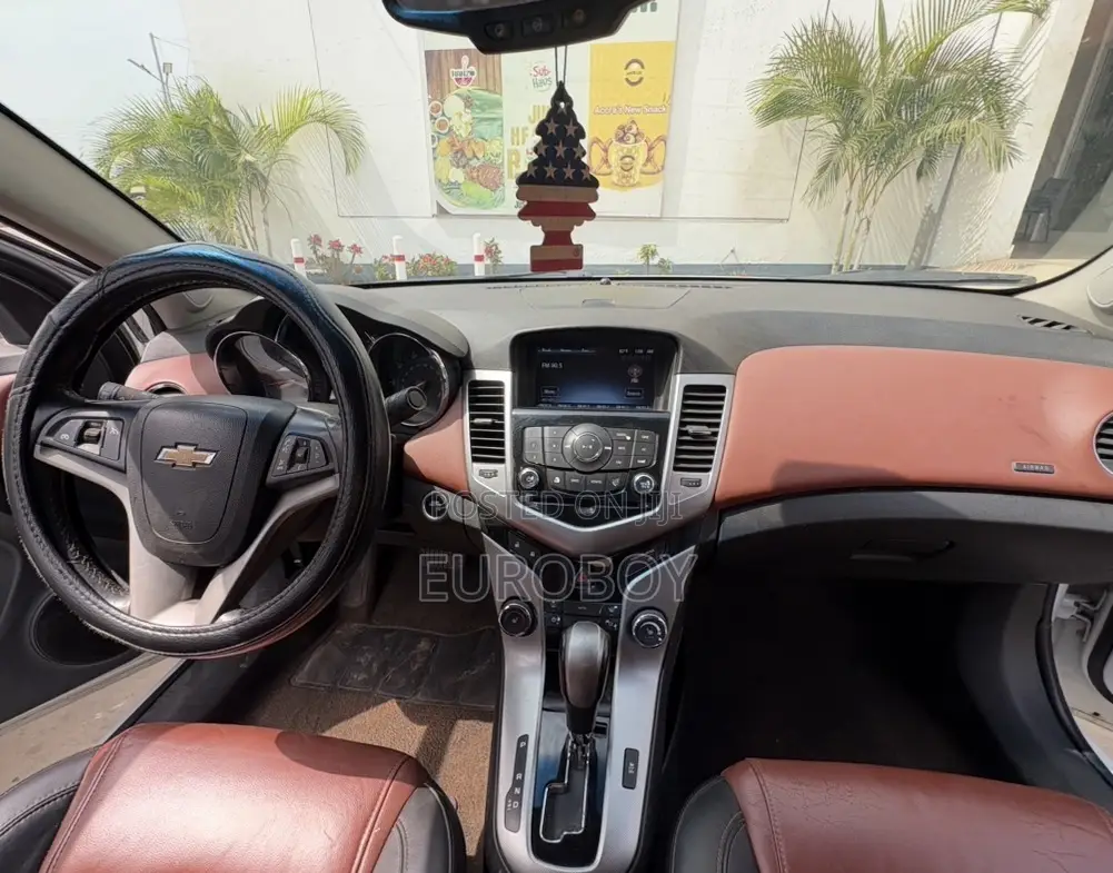 Chevrolet Cruze LTZ 4dr Sedan (1.4L 4cyl Turbo 6A) 2014 White