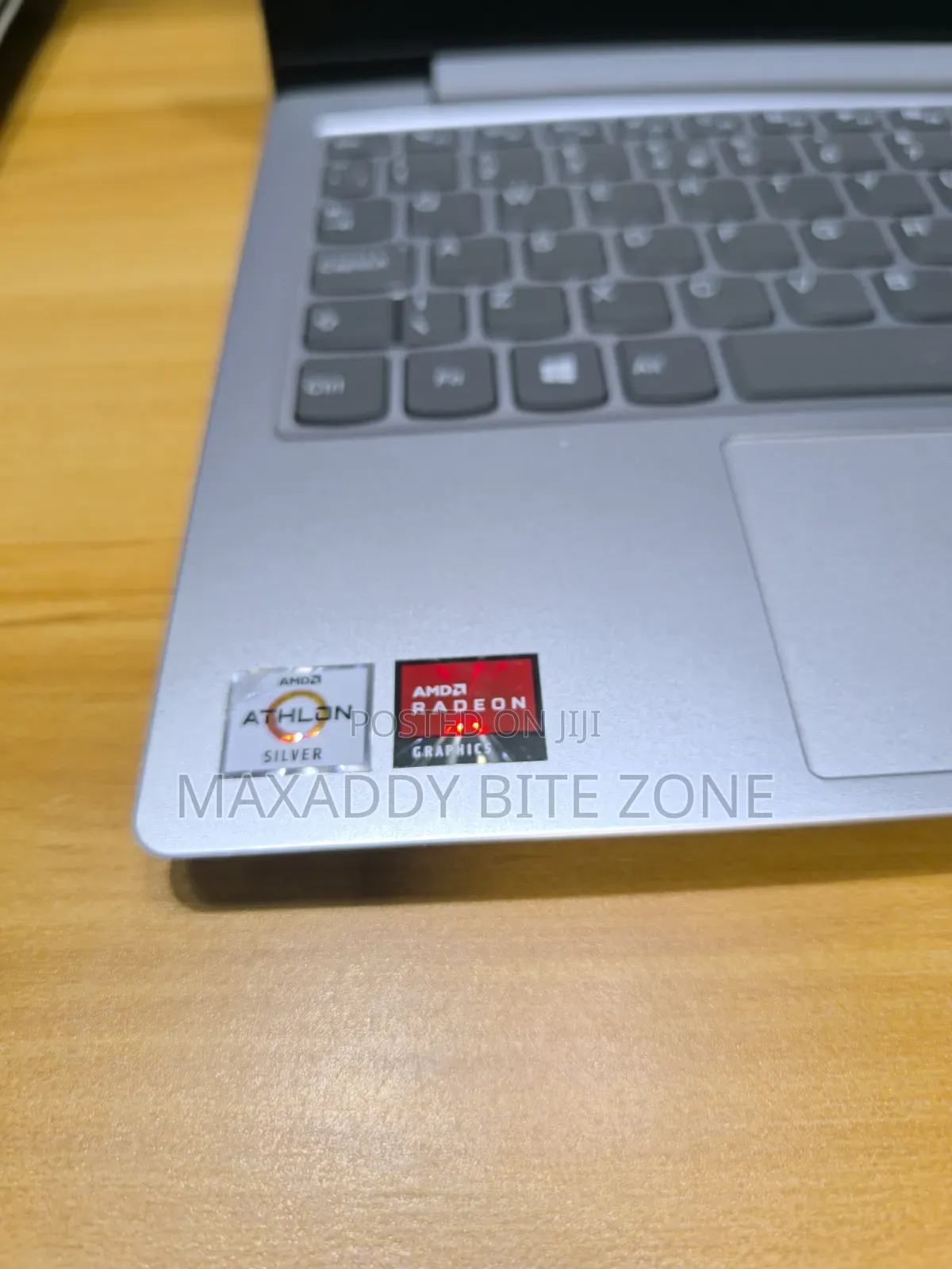 Laptop Lenovo IdeaPad 1 4GB Intel Atom SSD 60GB