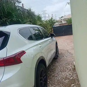 Hyundai Santa Fe 2019 White