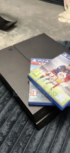 Play Station 4