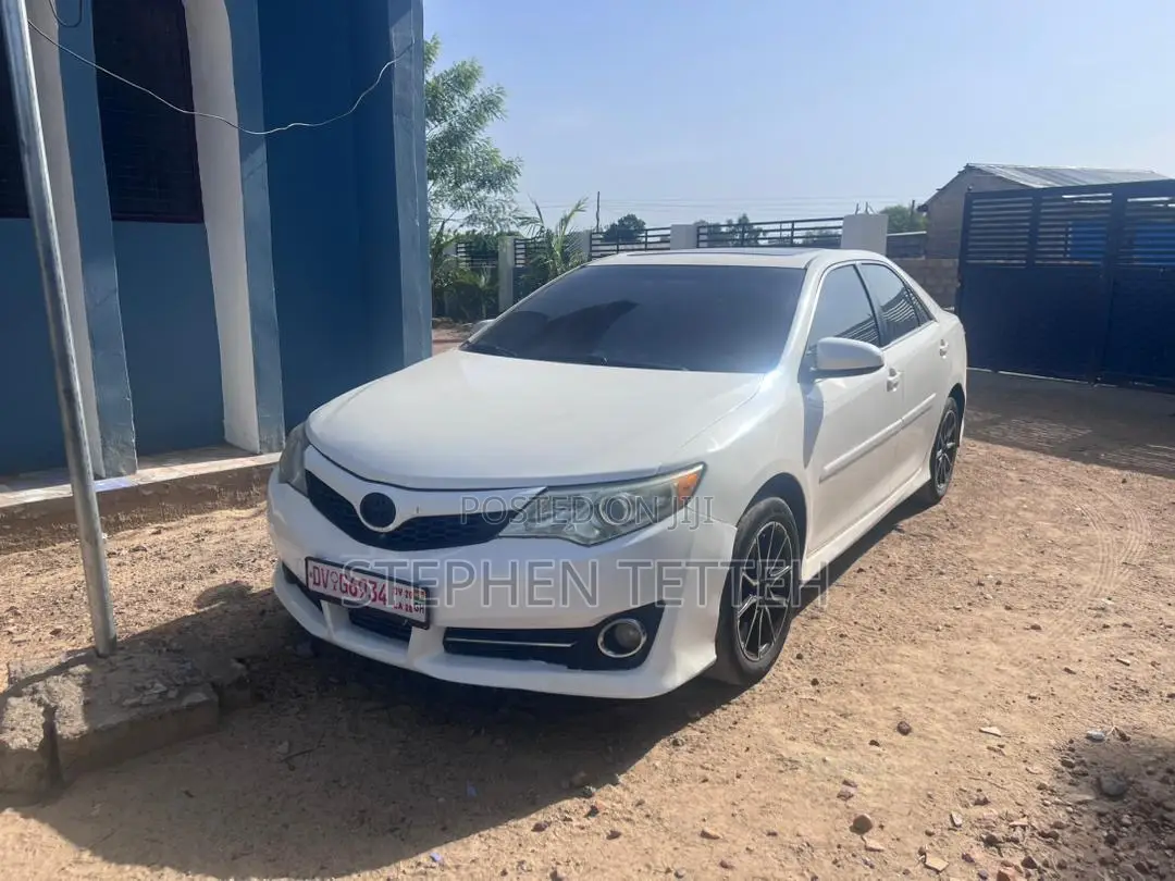 Toyota Camry SE Sport 4dr Sedan (2.5L 4cyl 6A) 2014 White