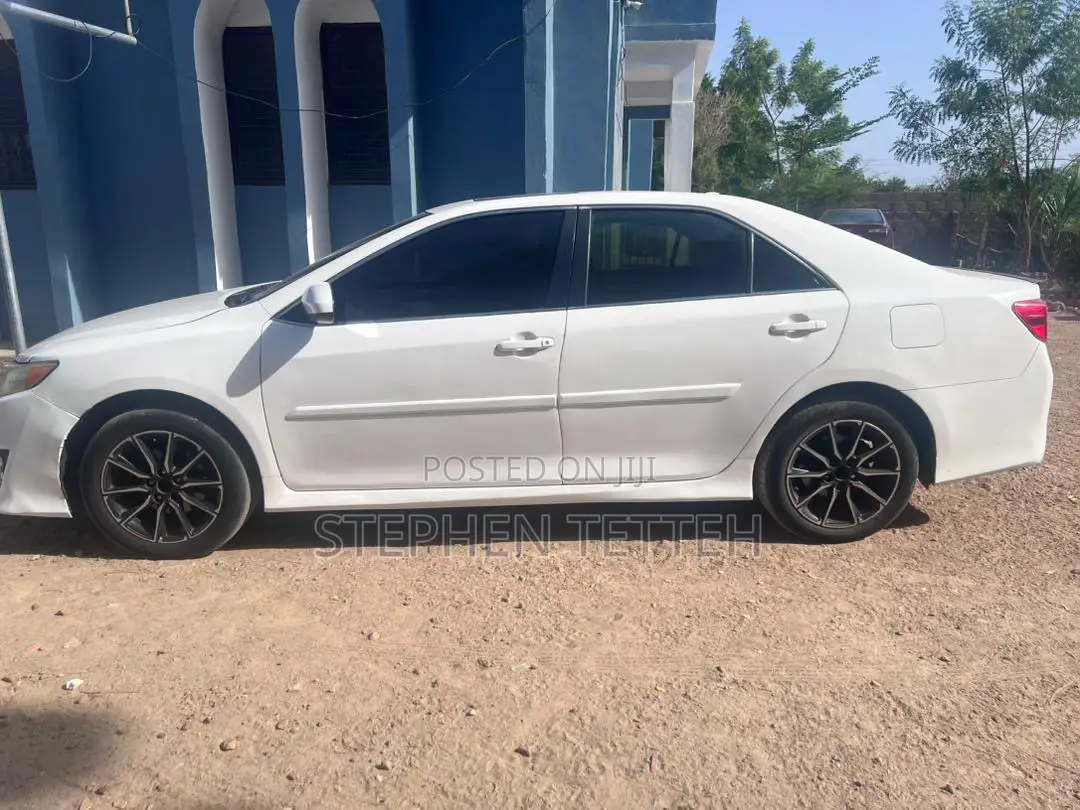 Toyota Camry SE Sport 4dr Sedan (2.5L 4cyl 6A) 2014 White