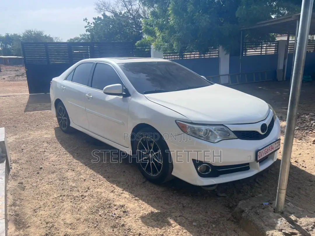Toyota Camry SE Sport 4dr Sedan (2.5L 4cyl 6A) 2014 White