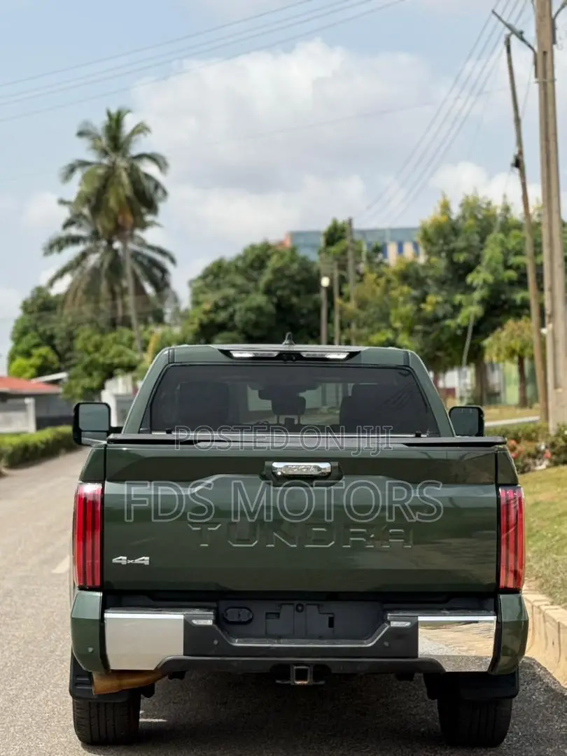 Toyota Tundra Limited CrewMax 5.5' Bed 2023 Green