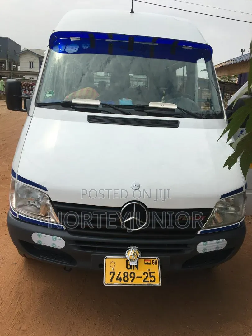 Mercedes-Benz Sprinter 2005 White