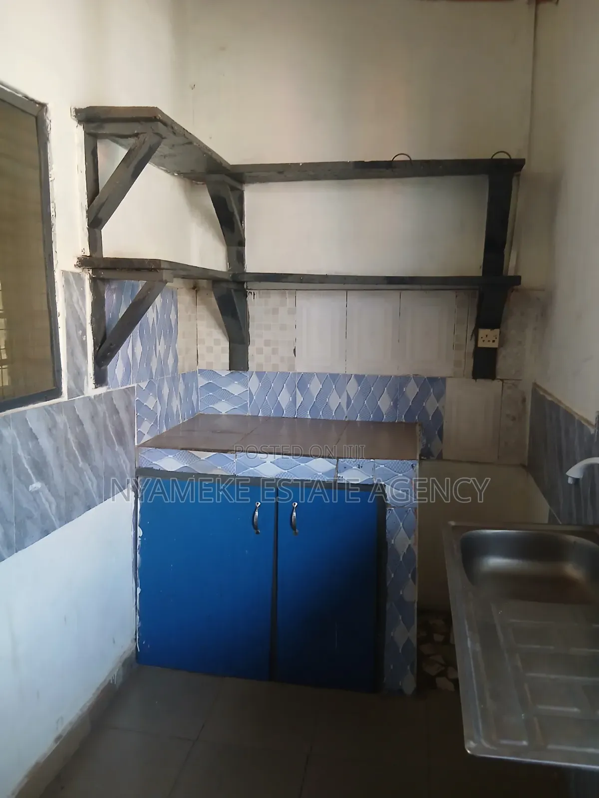 1bdrm Apartment in Last Stop, Exhibition for rent