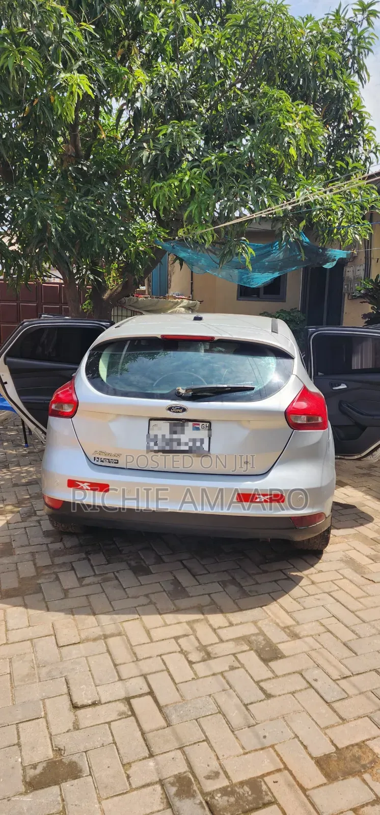 Ford Focus S Sedan FWD (2.0L 4cyl 5M) 2016 Silver