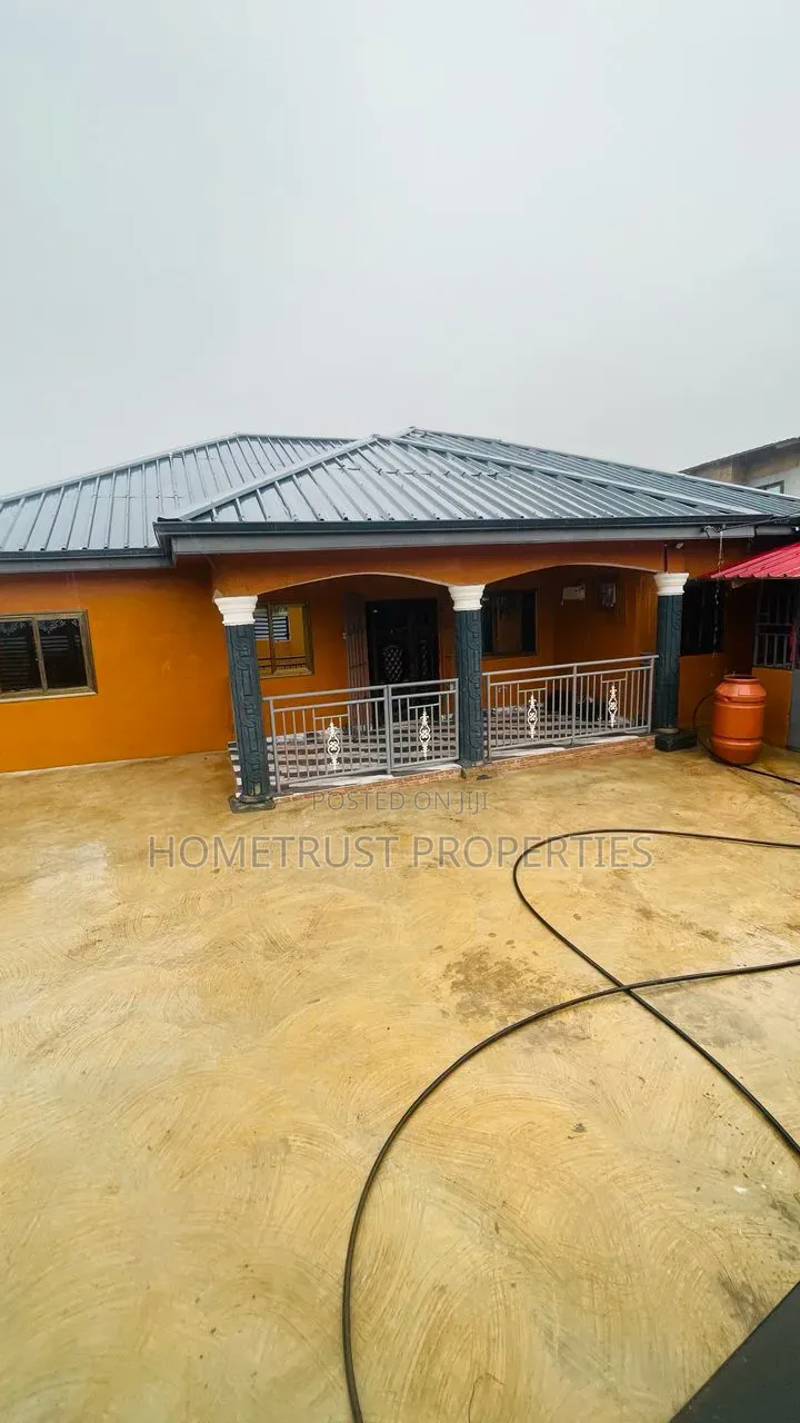 3bdrm House in Pokuase Amafrom for rent