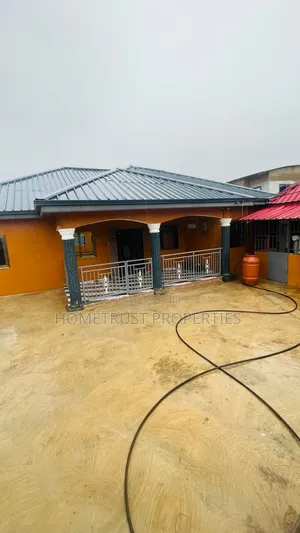 3bdrm House in Pokuase Amafrom for rent
