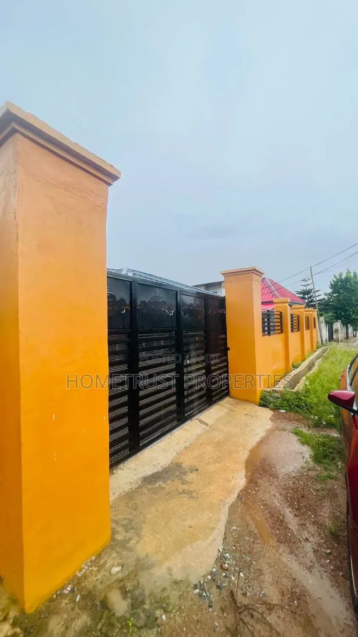 3bdrm House in Pokuase Amafrom for rent