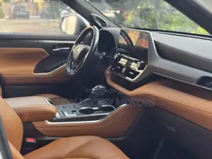 Toyota Highlander Platinum 2021 White