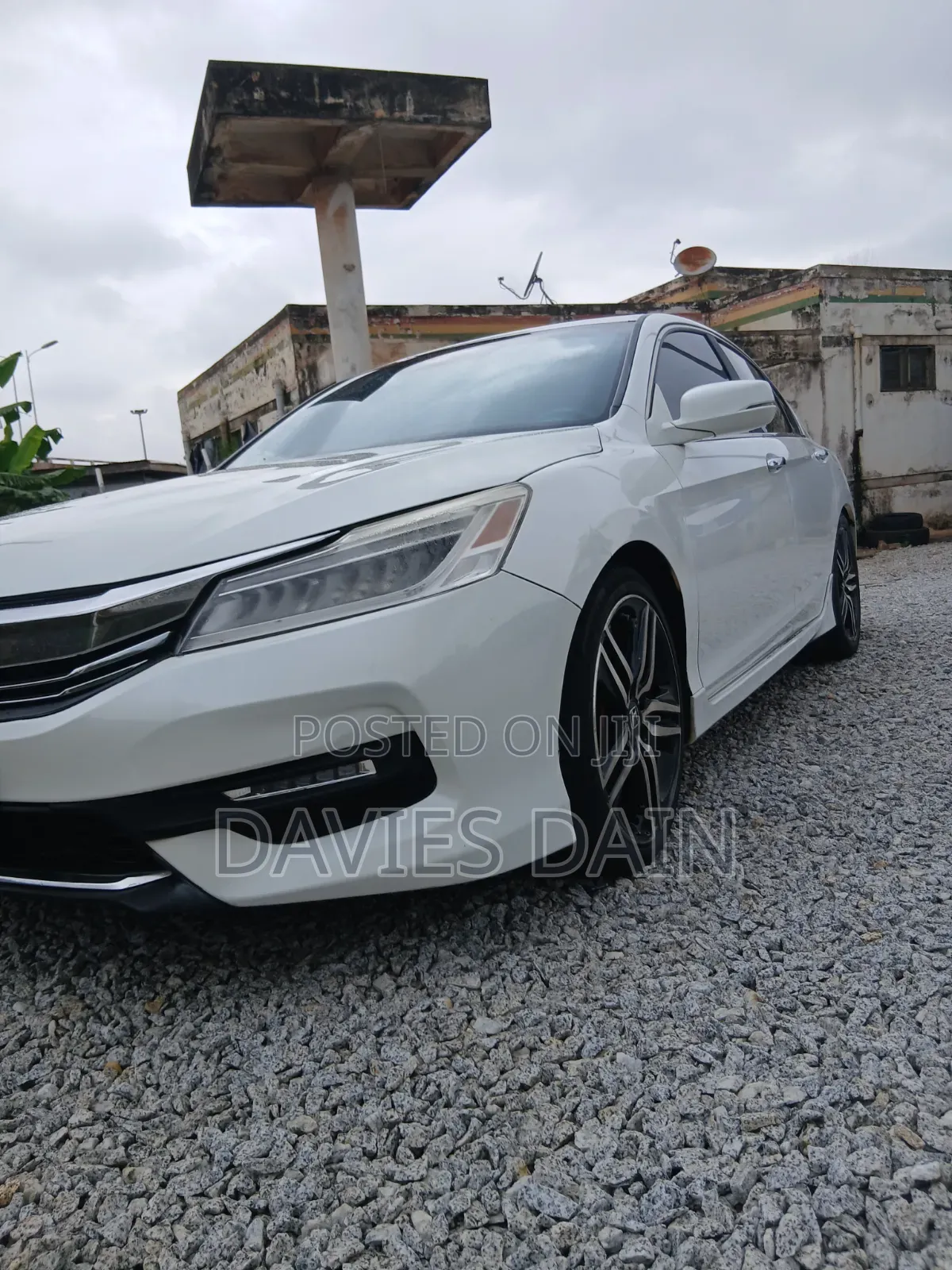 Honda Accord Touring 4dr Sedan FWD (3.5L 6cyl 6A) 2016 White