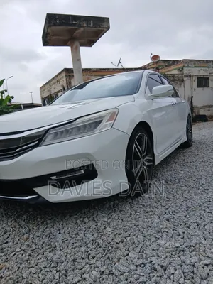 Honda Accord Touring 4dr Sedan FWD (3.5L 6cyl 6A) 2016 White