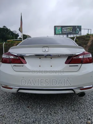 Honda Accord Touring 4dr Sedan FWD (3.5L 6cyl 6A) 2016 White