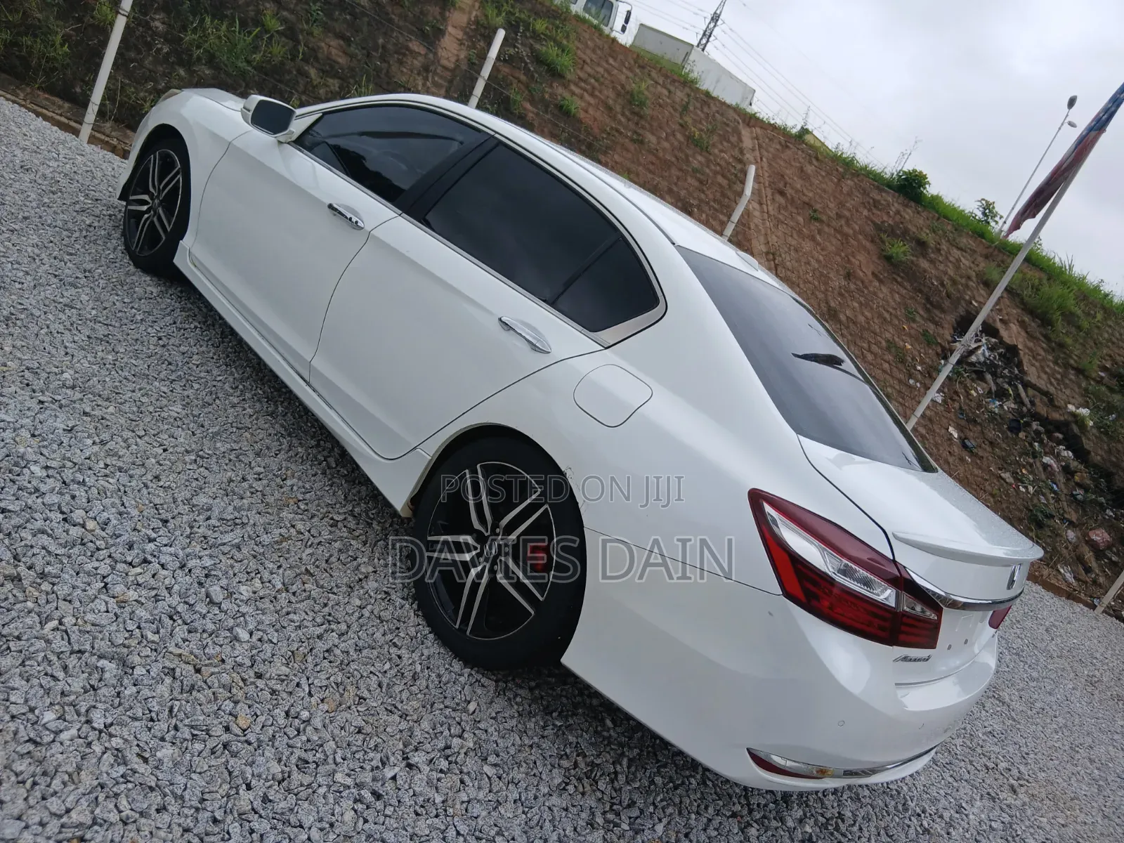 Honda Accord Touring 4dr Sedan FWD (3.5L 6cyl 6A) 2016 White