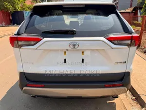 Toyota RAV4 2020 White