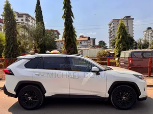 Toyota RAV4 2020 White