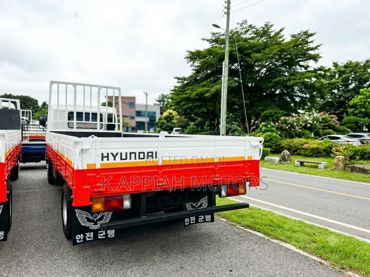 Hyundai 5ton (8holes ,Manual)