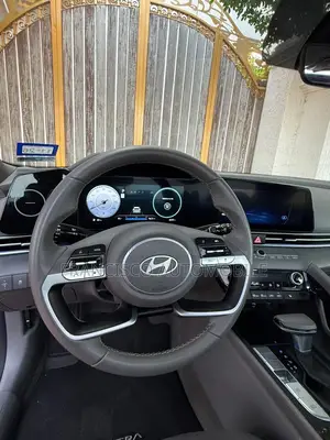 Hyundai Elantra SEL Convenience IVT 2025 Black