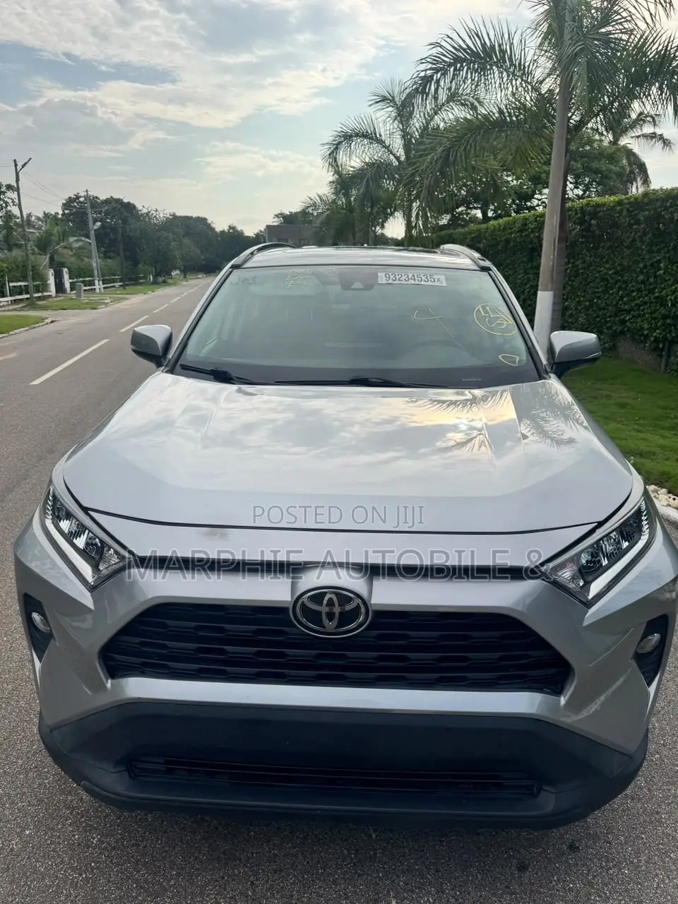 Toyota RAV4 XLE AWD 2019 Gray