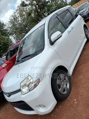 Toyota Sienta 1.5 AWD 2013 White