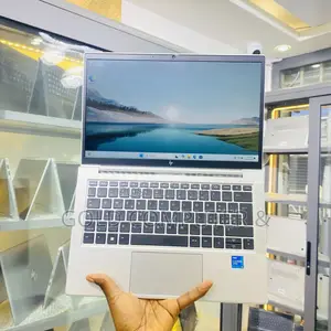 Laptop HP EliteBook 830 G8 8GB Intel Core i5 SSD 256GB