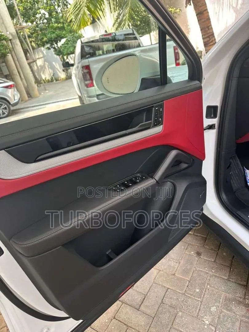 Porsche Cayenne S AWD 2024 White