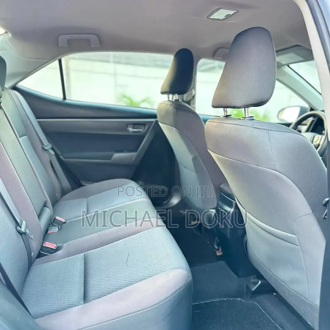 Toyota Corolla 2018 Silver