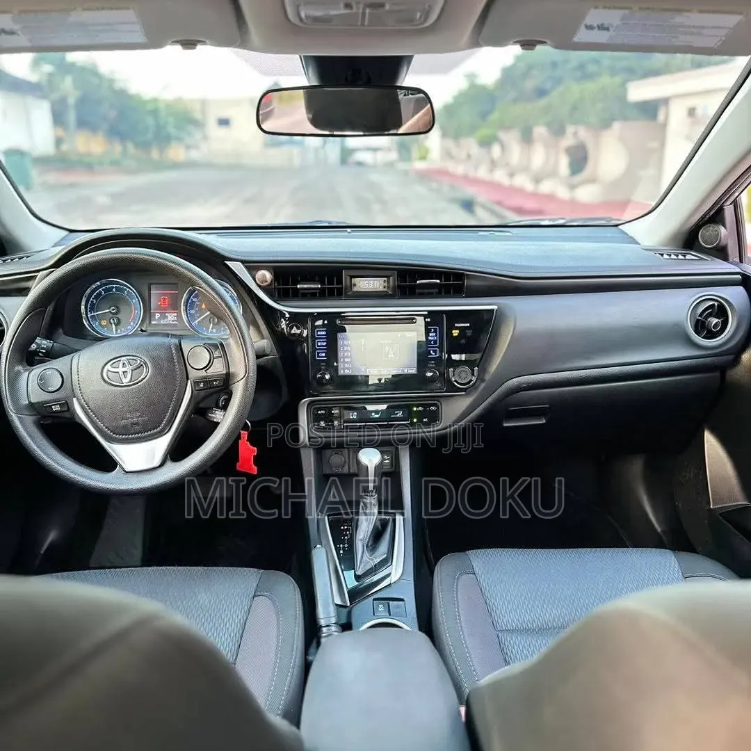 Toyota Corolla 2018 Silver