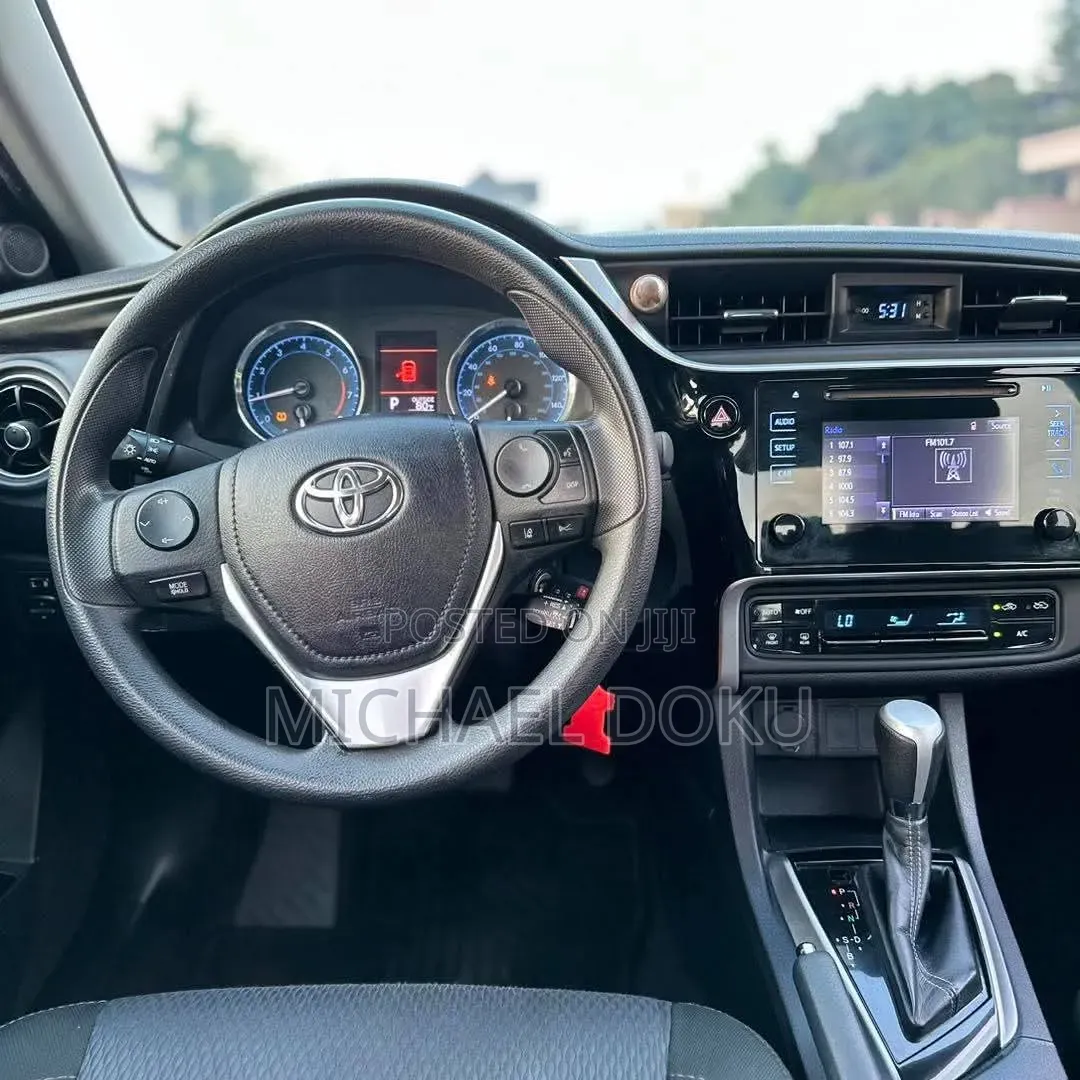 Toyota Corolla 2018 Silver